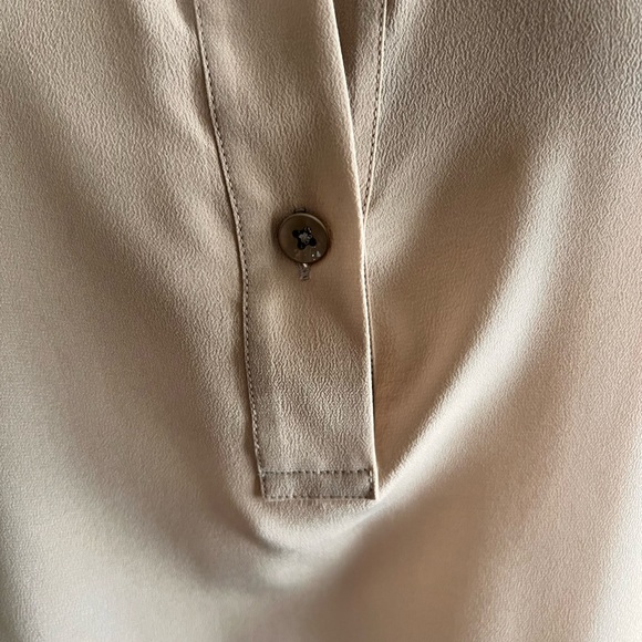 CAbi - Silk Blouse - Cream Long Sleeve LARGE - Picture 4 of 10
